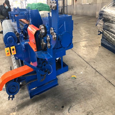 2m Width Aquaculture Stainless Steel Spot Welding Machine 75mm Pitch