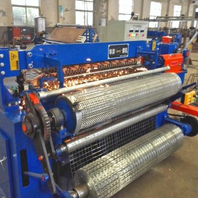 100 Rows/Min Shuttling Automatic Wire Mesh Welding Machine , PLC Diamond Fence Making Machine